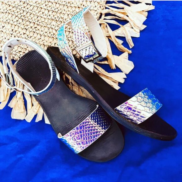 Metallic Sandals Iridescent Snake Skin Pattern Sandals - Picture 5 of 5